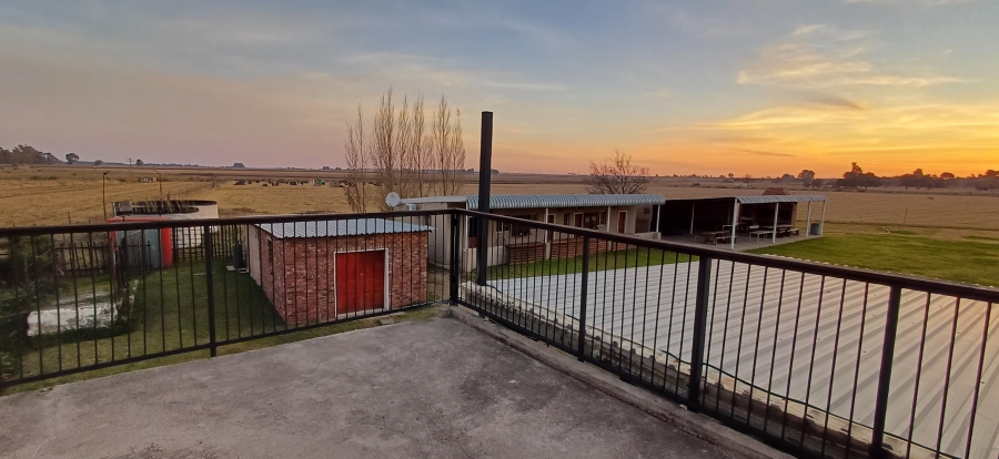 7 Bedroom Property for Sale in Harpington A H North West